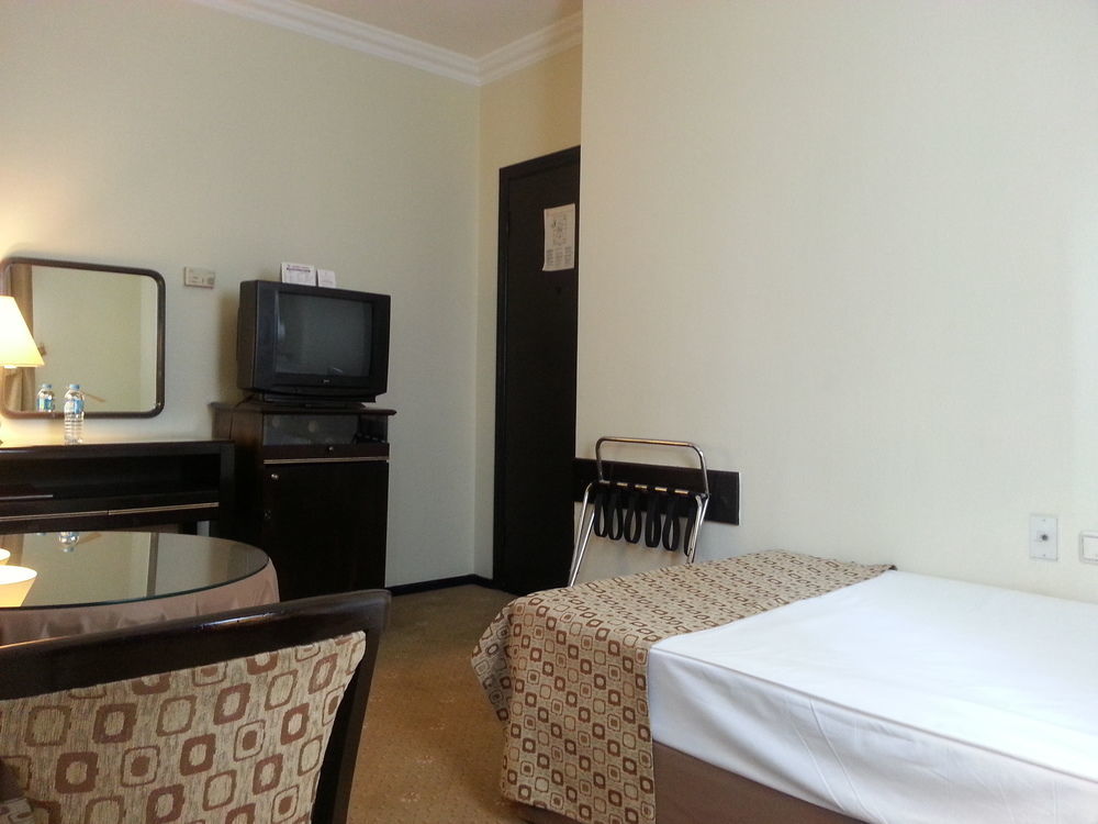 Guenes Hotel Merter Isztambul Kültér fotó